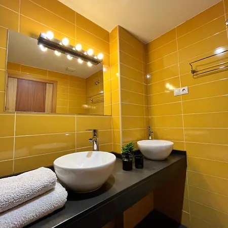 Moderno Con Piscinas,gimnasio En Mijas Apartment
