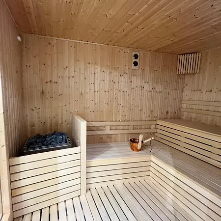 Moderno Con Piscinas,gimnasio En Mijas