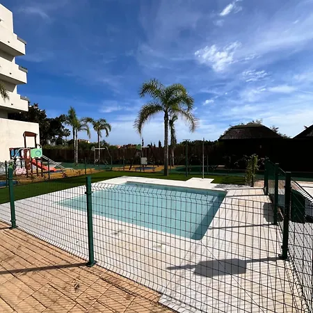 Moderno Con Piscinas,gimnasio En Mijas